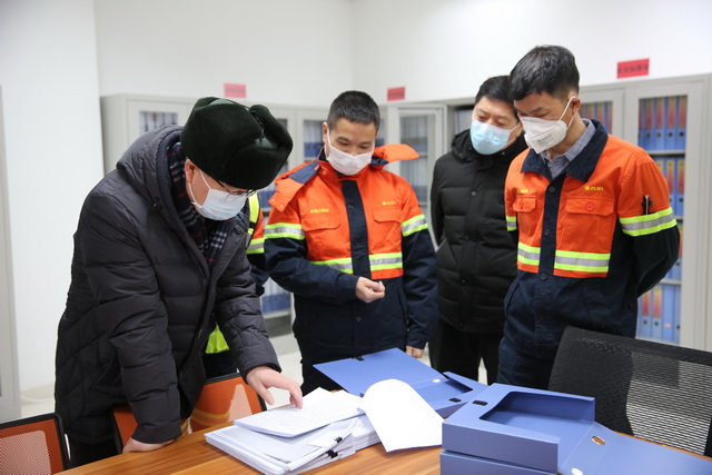 5e5a41087a251.jpg 黑河市市委書記馬里調(diào)研多寶山銅業(yè) (1)-640.jpg