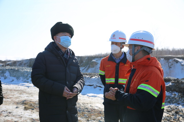 5e5a41182f014.jpg 黑河市市委書記馬里調(diào)研多寶山銅業(yè) (5)-640.jpg